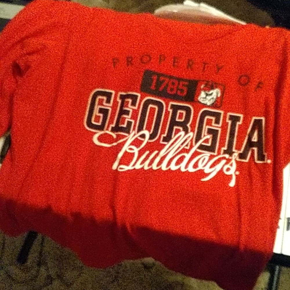 A red Georgia bulldogs woman shirt size large